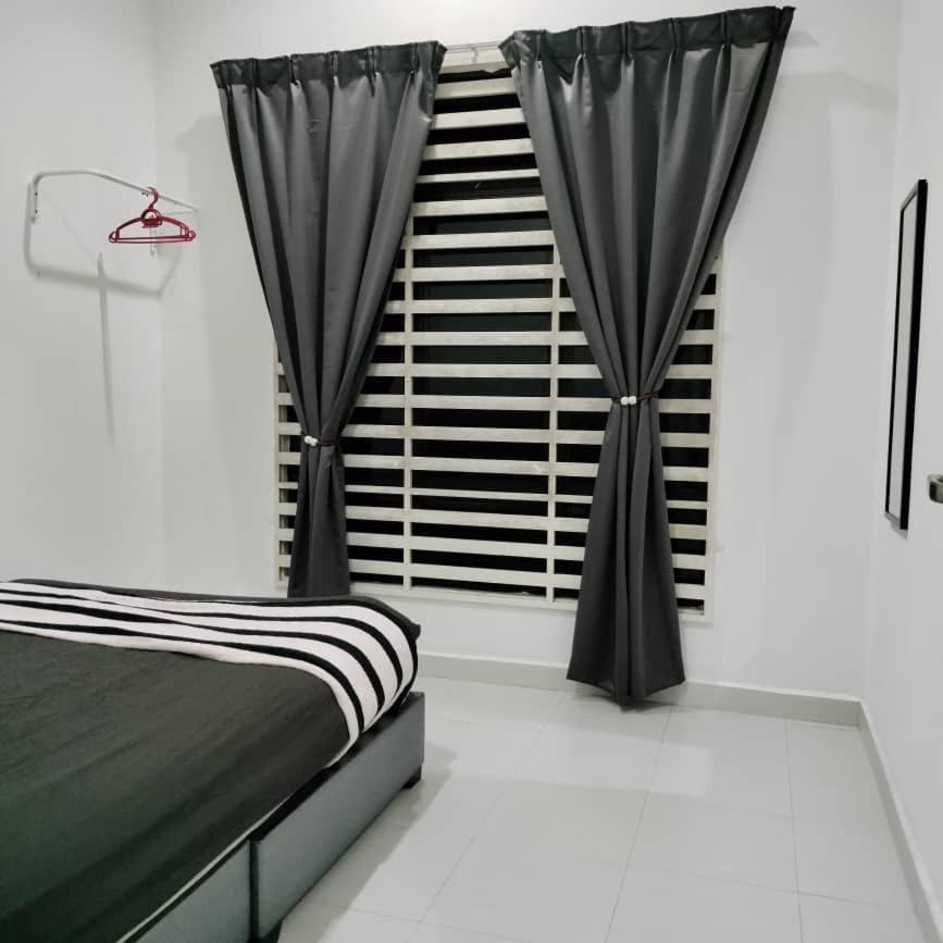 KUALA TERENGGANU GUESTHOUSE-FREE WIFI-NEAR NASI DAGANG ATAS ToL-UNIT A-1 BILIK AIRCOND 2 BILIK KIPAS photo 3