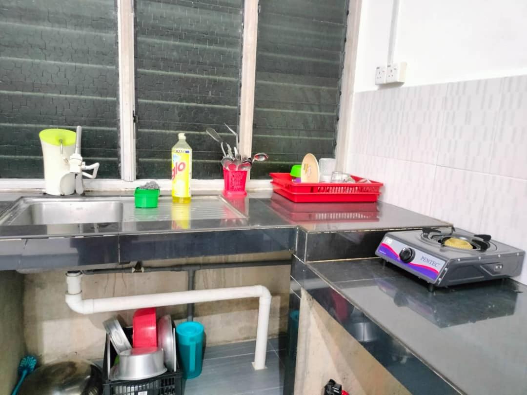 KUALA TERENGGANU GUESTHOUSE-FREE WIFI-NEAR NASI DAGANG ATAS ToL-UNIT A-1 BILIK AIRCOND 2 BILIK KIPAS photo 4