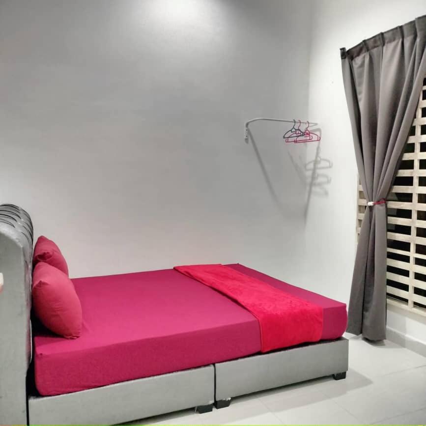 KUALA TERENGGANU GUESTHOUSE-FREE WIFI-NEAR NASI DAGANG ATAS ToL-UNIT A-1 BILIK AIRCOND 2 BILIK KIPAS photo 8