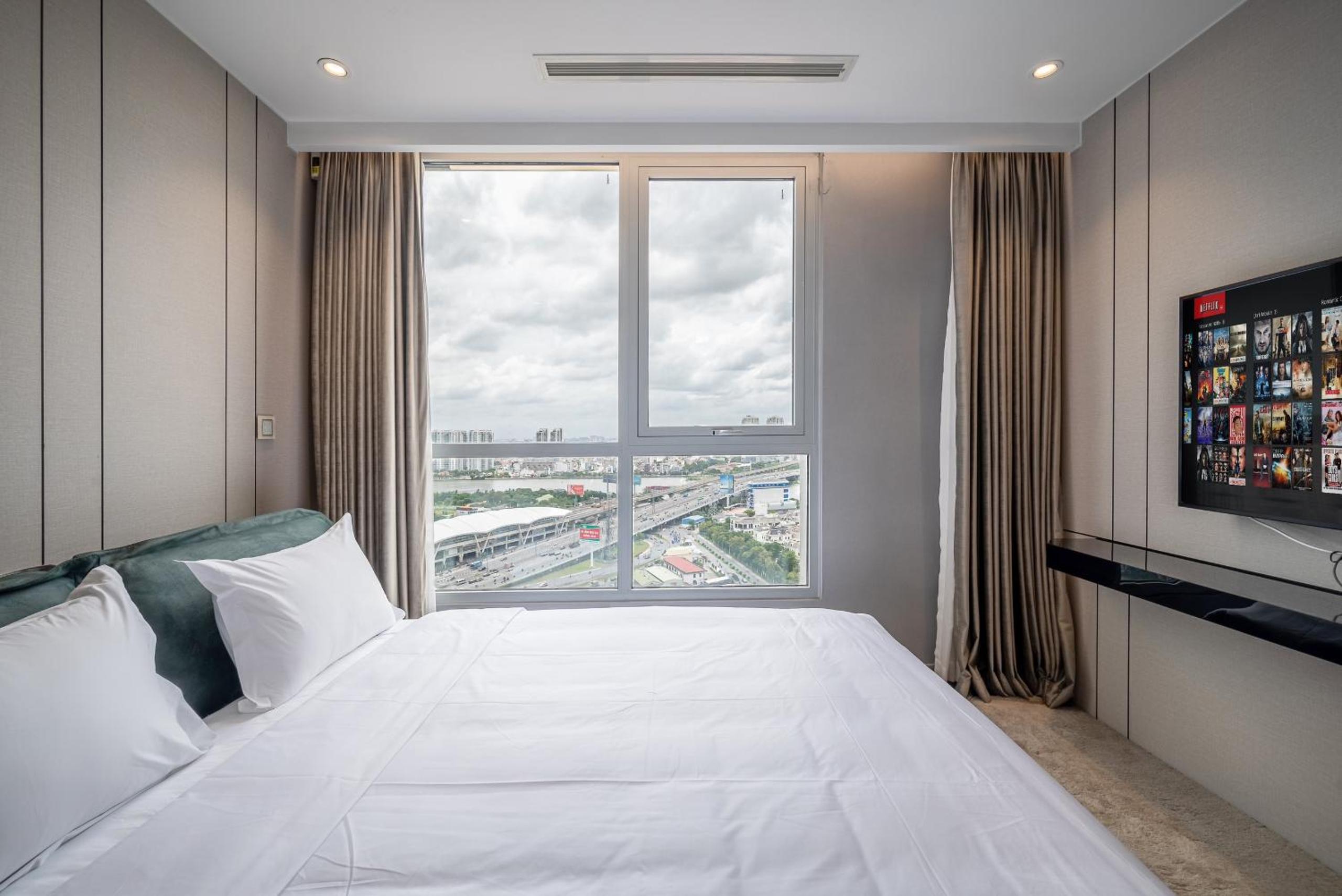 Vinhomes Central Park Luxury Apartment 1,2,3,4 bedroom, Landmark 81 area