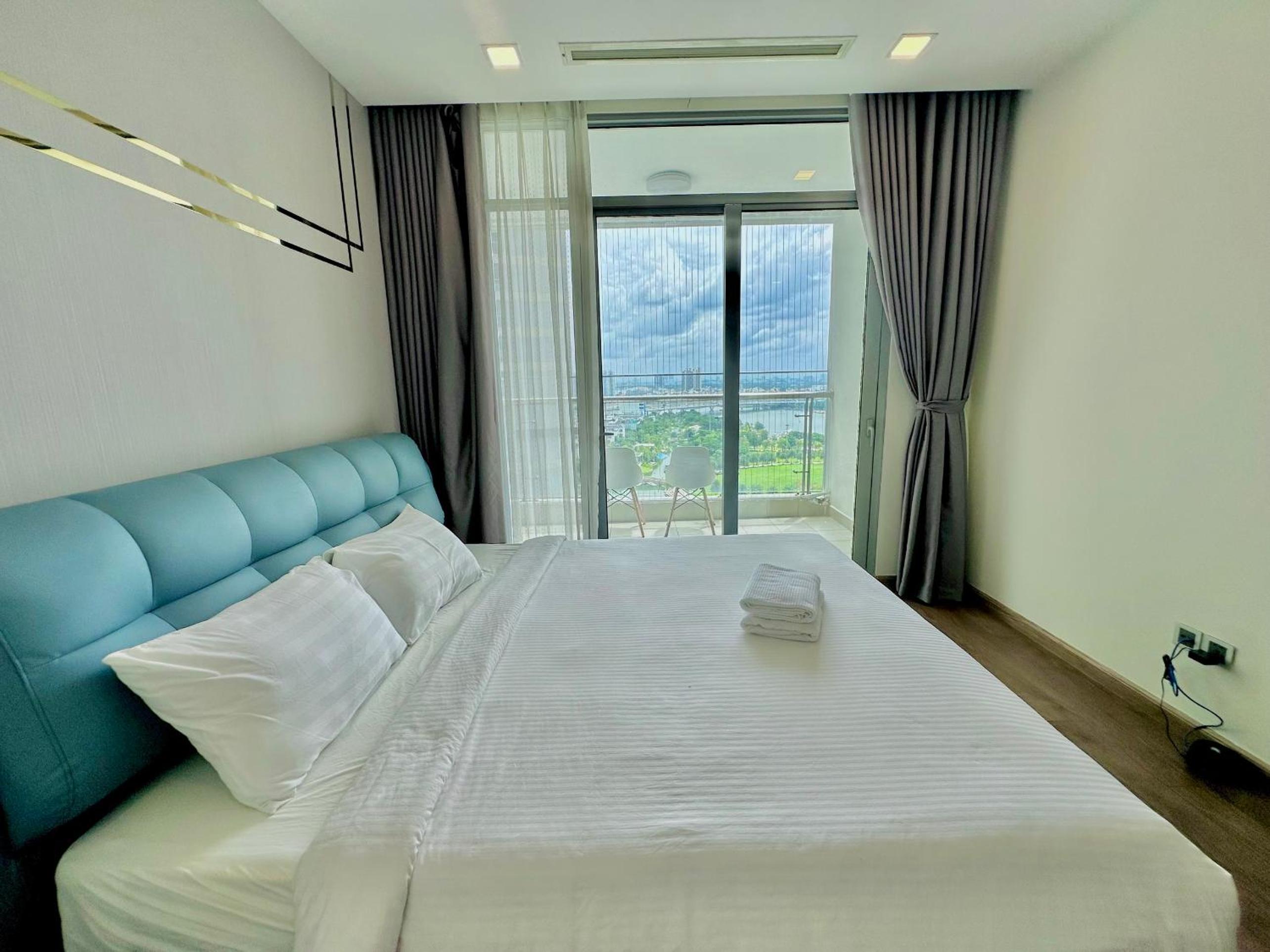 Vinhomes Central Park Luxury Apartment 1,2,3,4 bedroom, Landmark 81 area