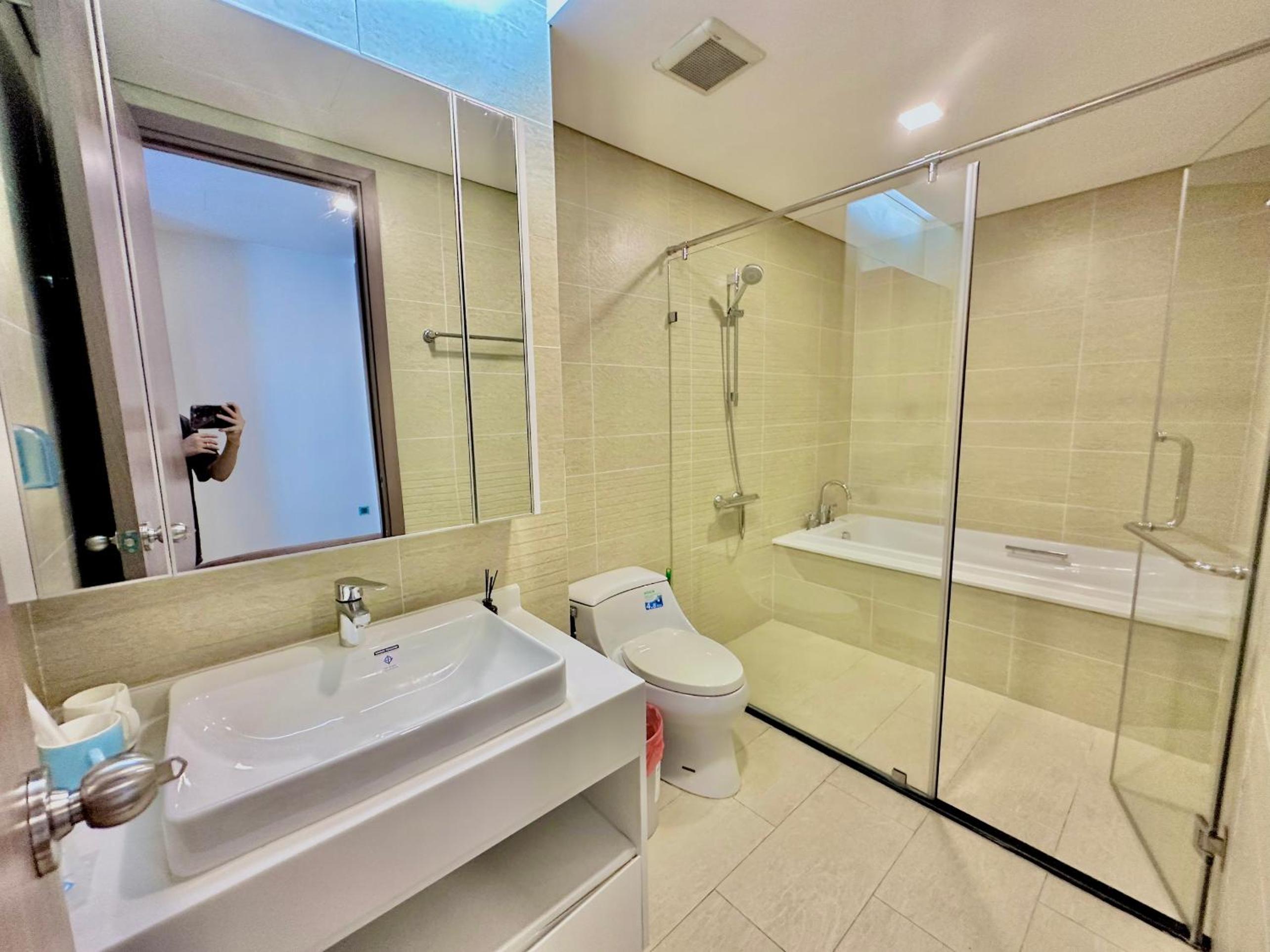 Vinhomes Central Park Luxury Apartment 1,2,3,4 bedroom, Landmark 81 area