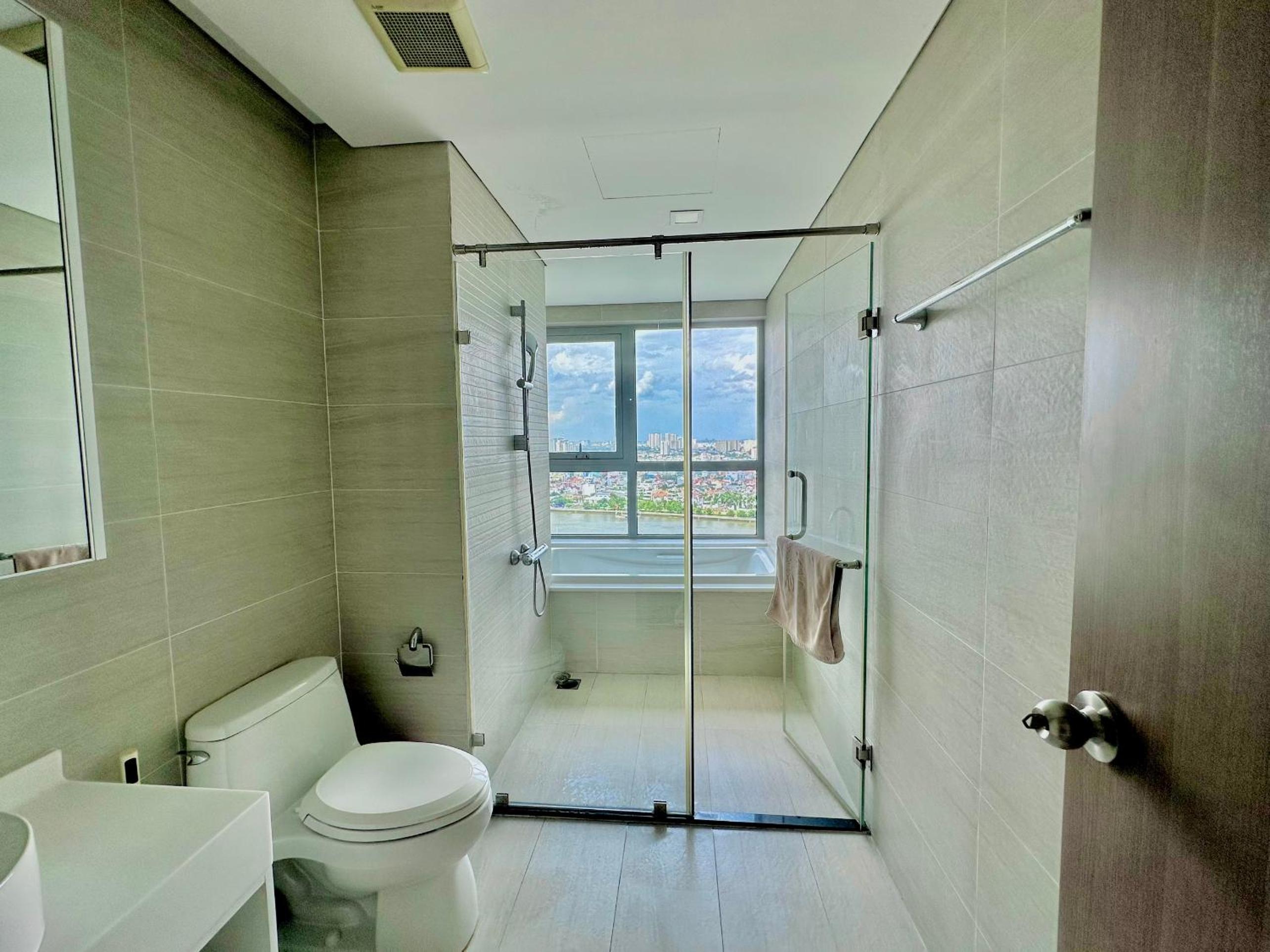 Vinhomes Central Park Luxury Apartment 1,2,3,4 bedroom, Landmark 81 area