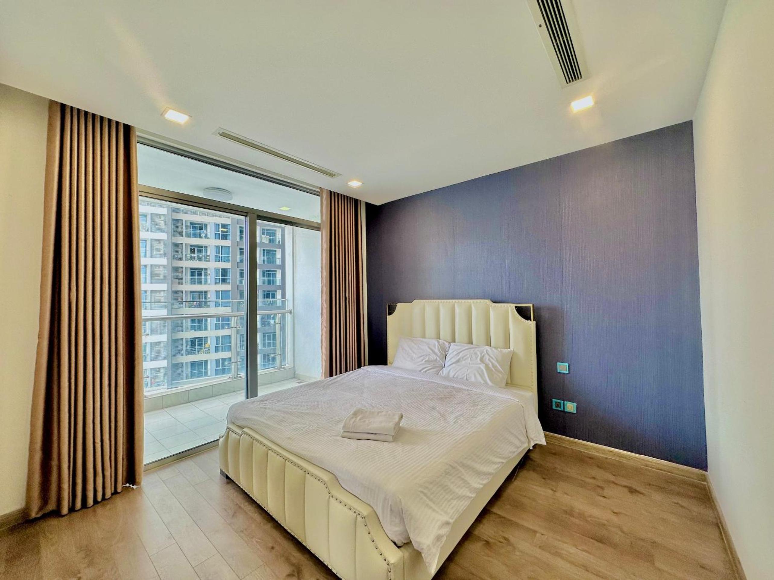 Vinhomes Central Park Luxury Apartment 1,2,3,4 bedroom, Landmark 81 area