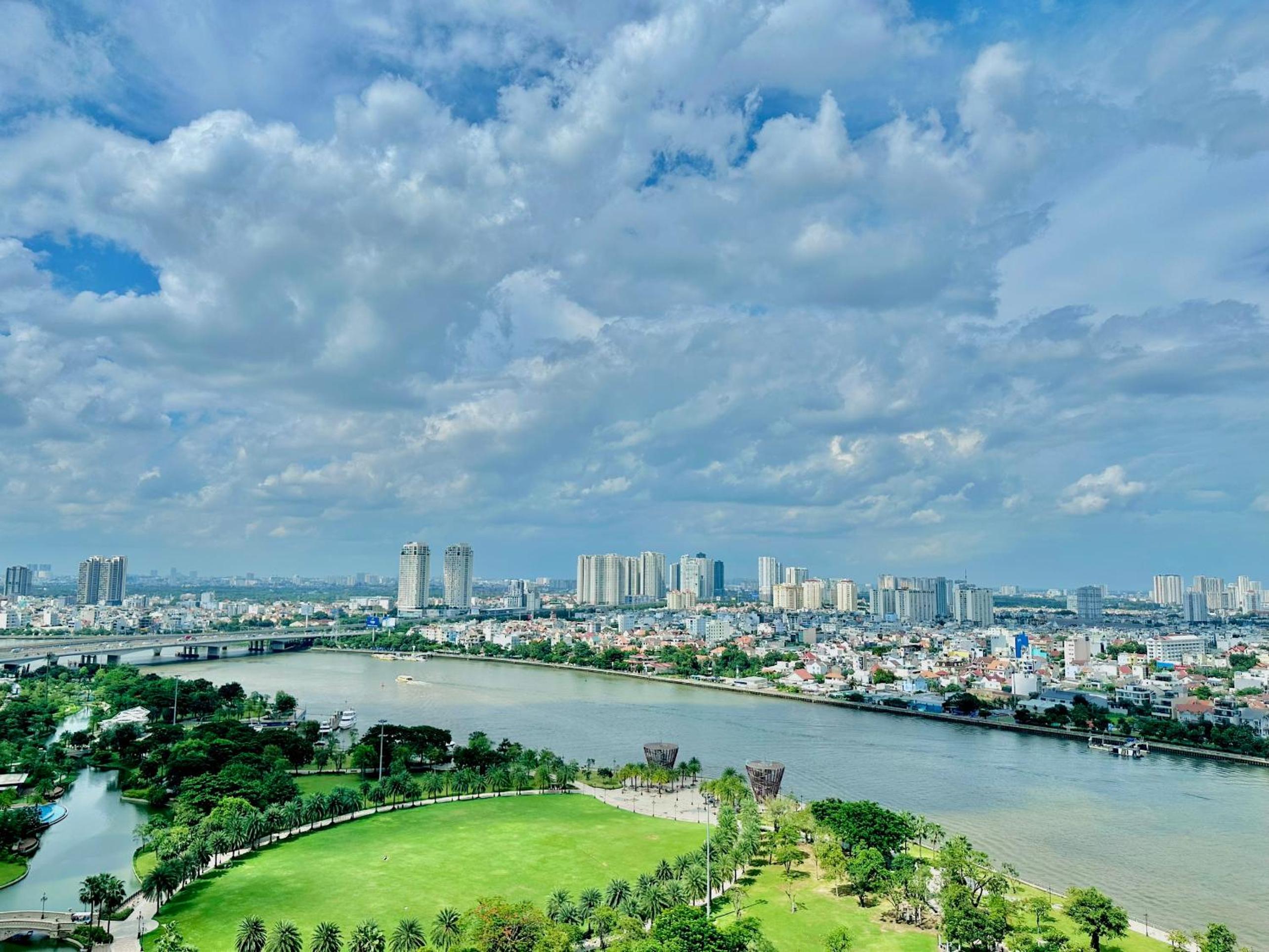 Vinhomes Central Park Luxury Apartment 1,2,3,4 bedroom, Landmark 81 area