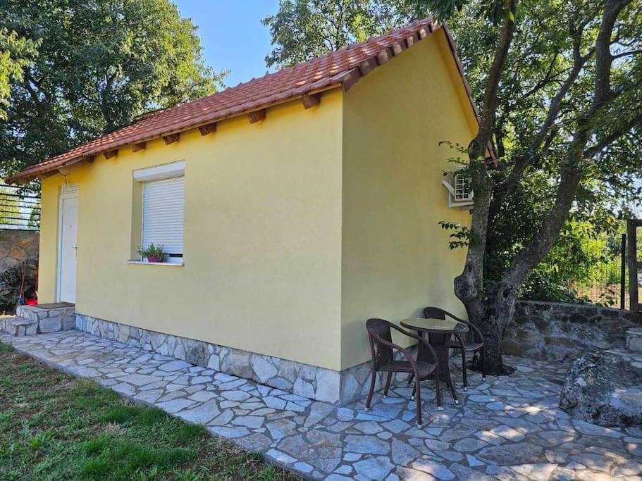 Wildstone Krusi - Pool & Apartments 2 view 3
