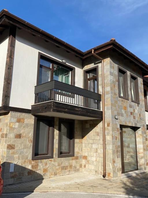 Vacation house in Pravets golf resort At Pravets Lake