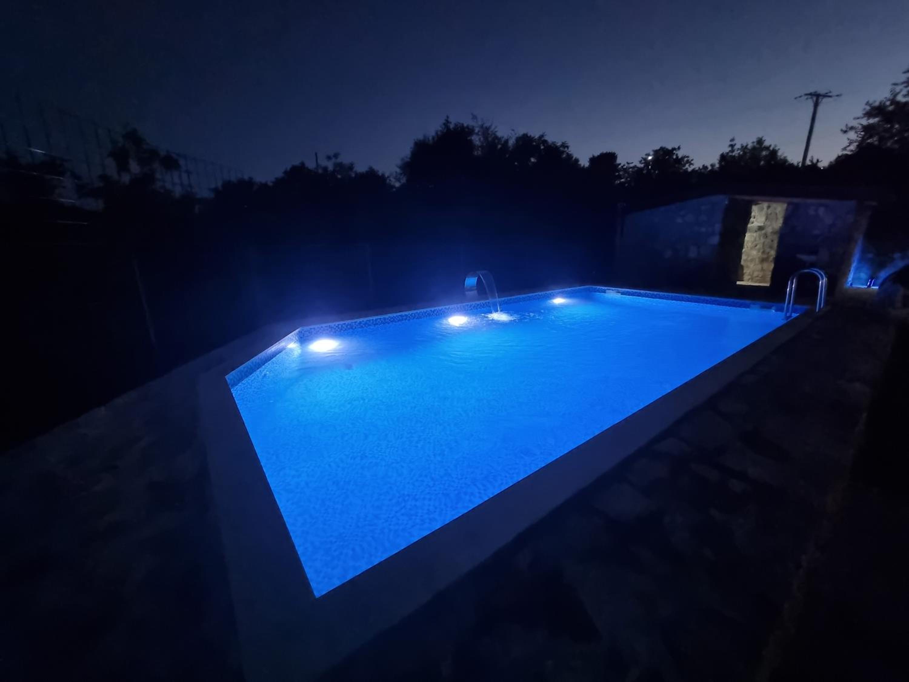 Wildstone Krusi - Pool & Apartments 2 view 5