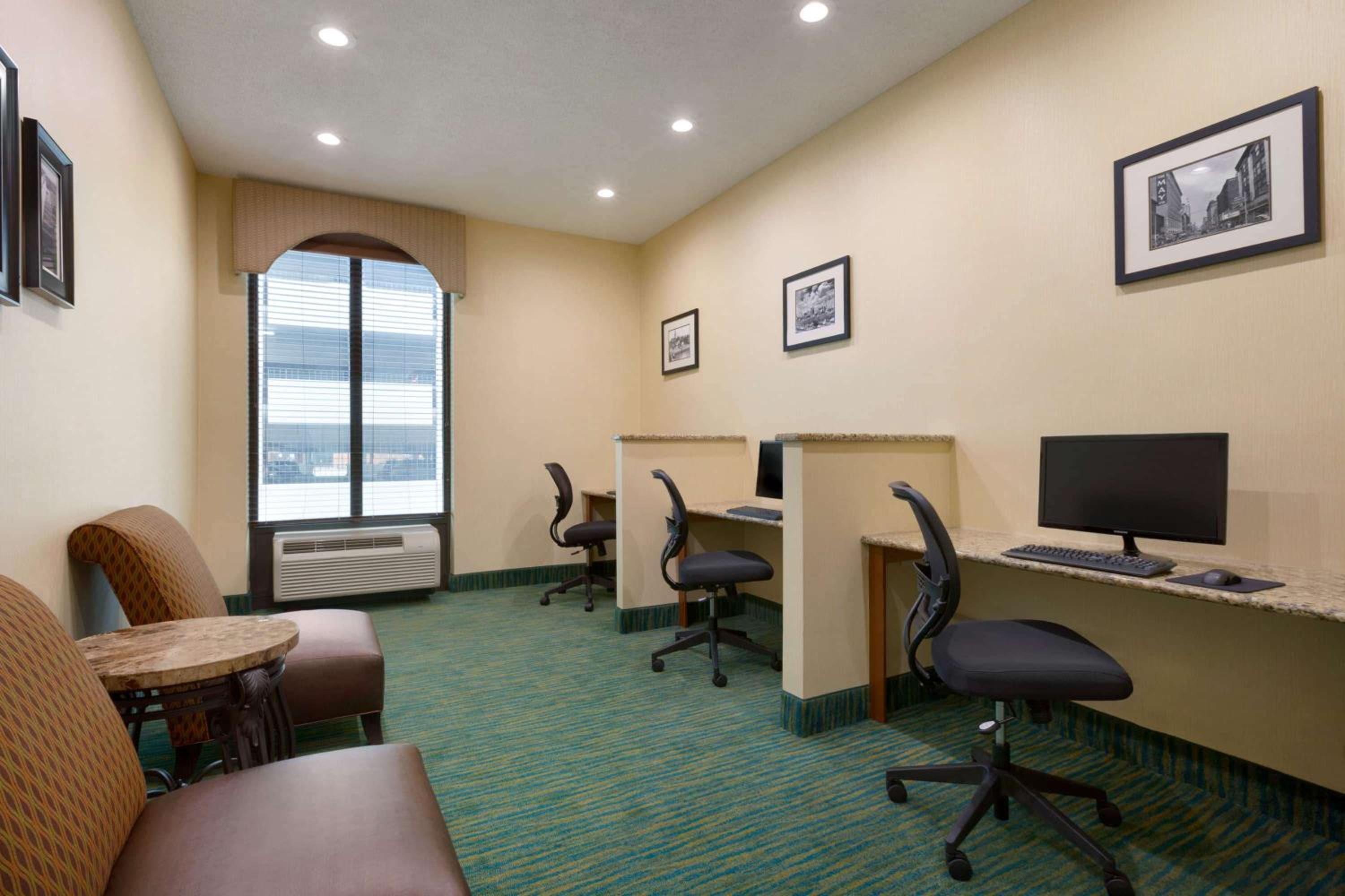 Days Inn by Wyndham Baltimore Inner Harbor - Property Image 53