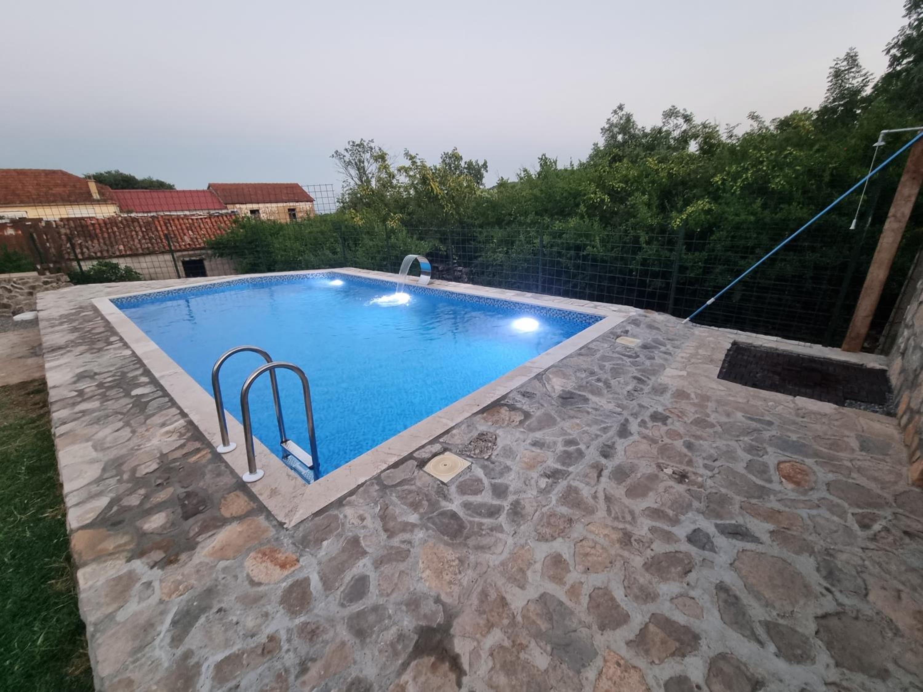 Wildstone Krusi - Pool & Apartments 2 view 4