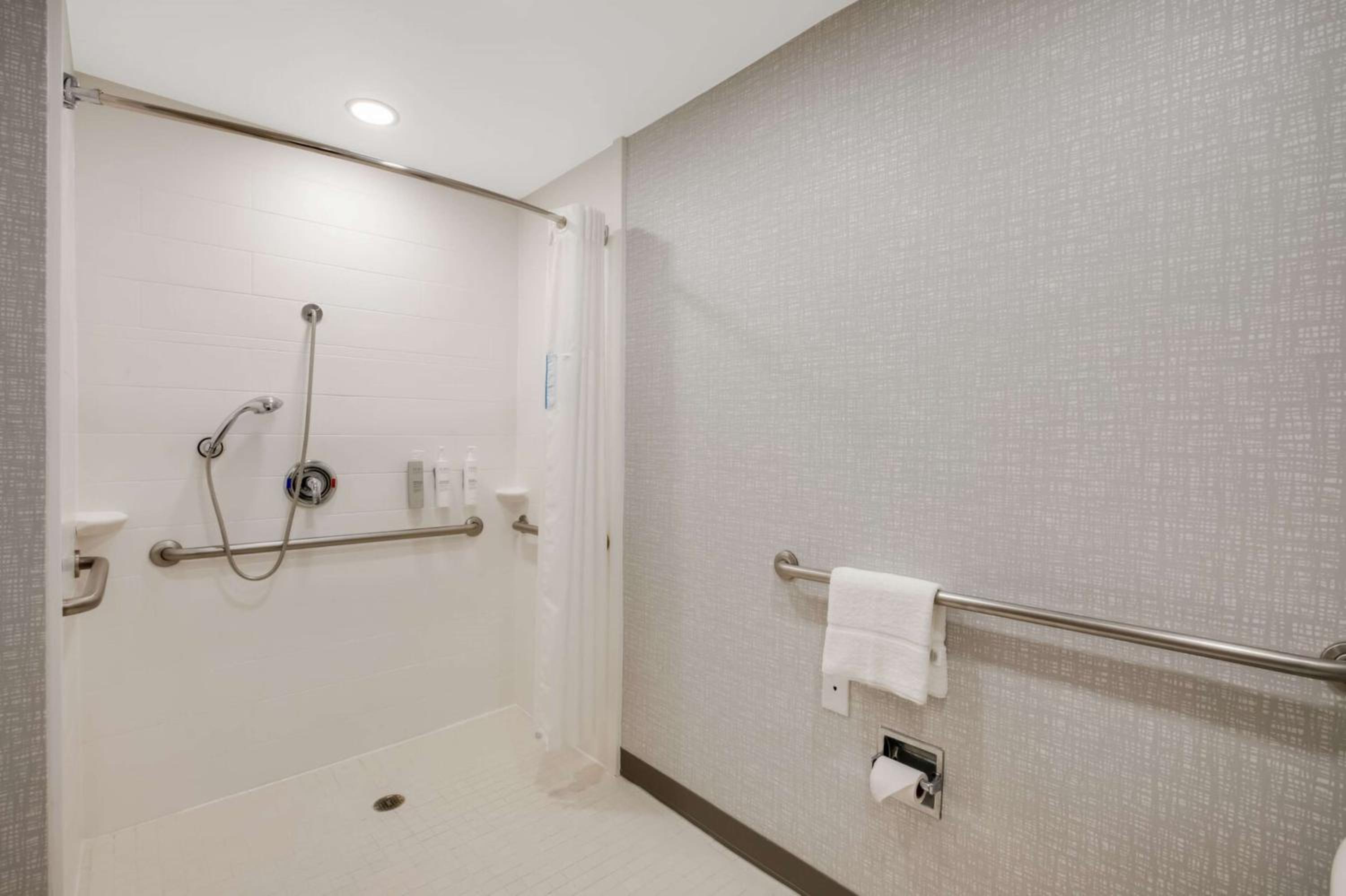 Philadelphia Vacations - Hampton Inn Philadelphia/Willow Grove - Property Image 2