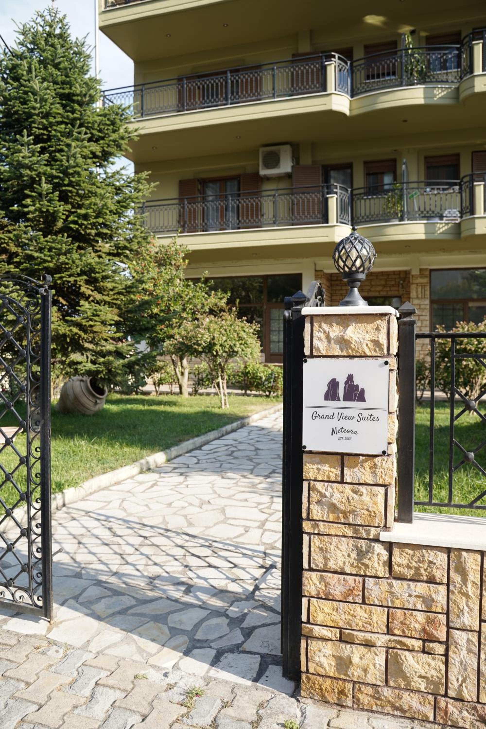 Grand View Suites Meteora photo 1