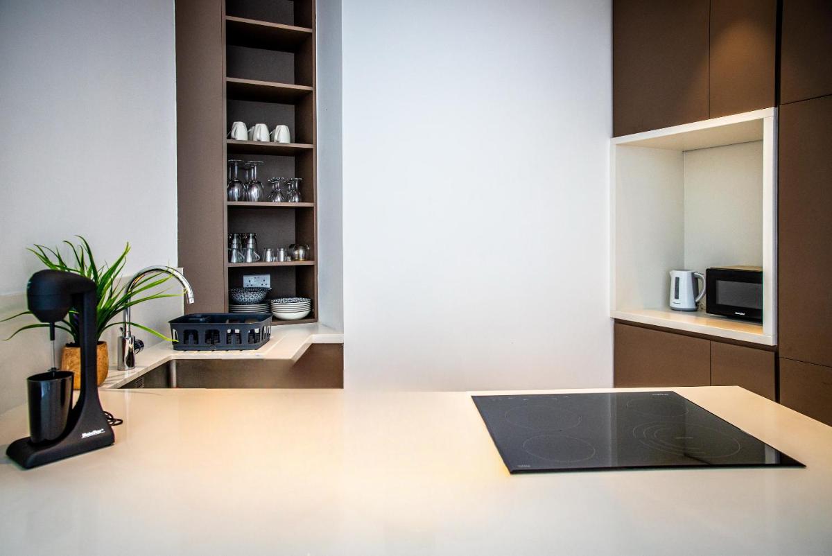 Phaedrus Living: 360 Tower Luxury Flat