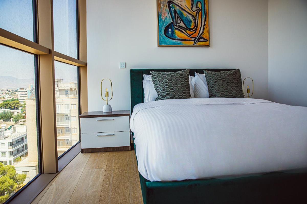 Phaedrus Living: 360 Tower Luxury Flat