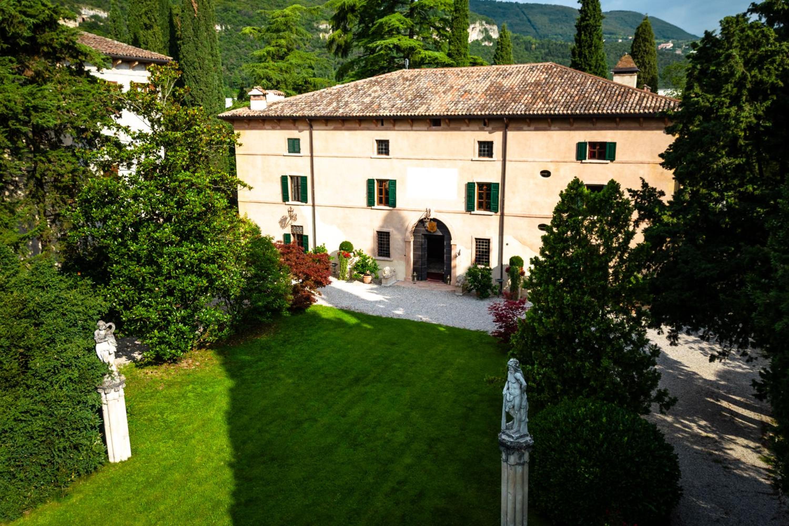Villa Carrara Salvadori view 2