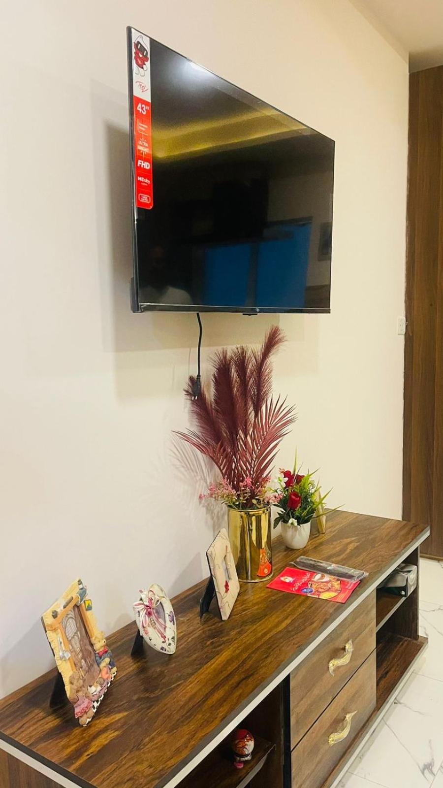 ROYAL EXECUTIVE DELUXE APARTMENt E11 2 view 2