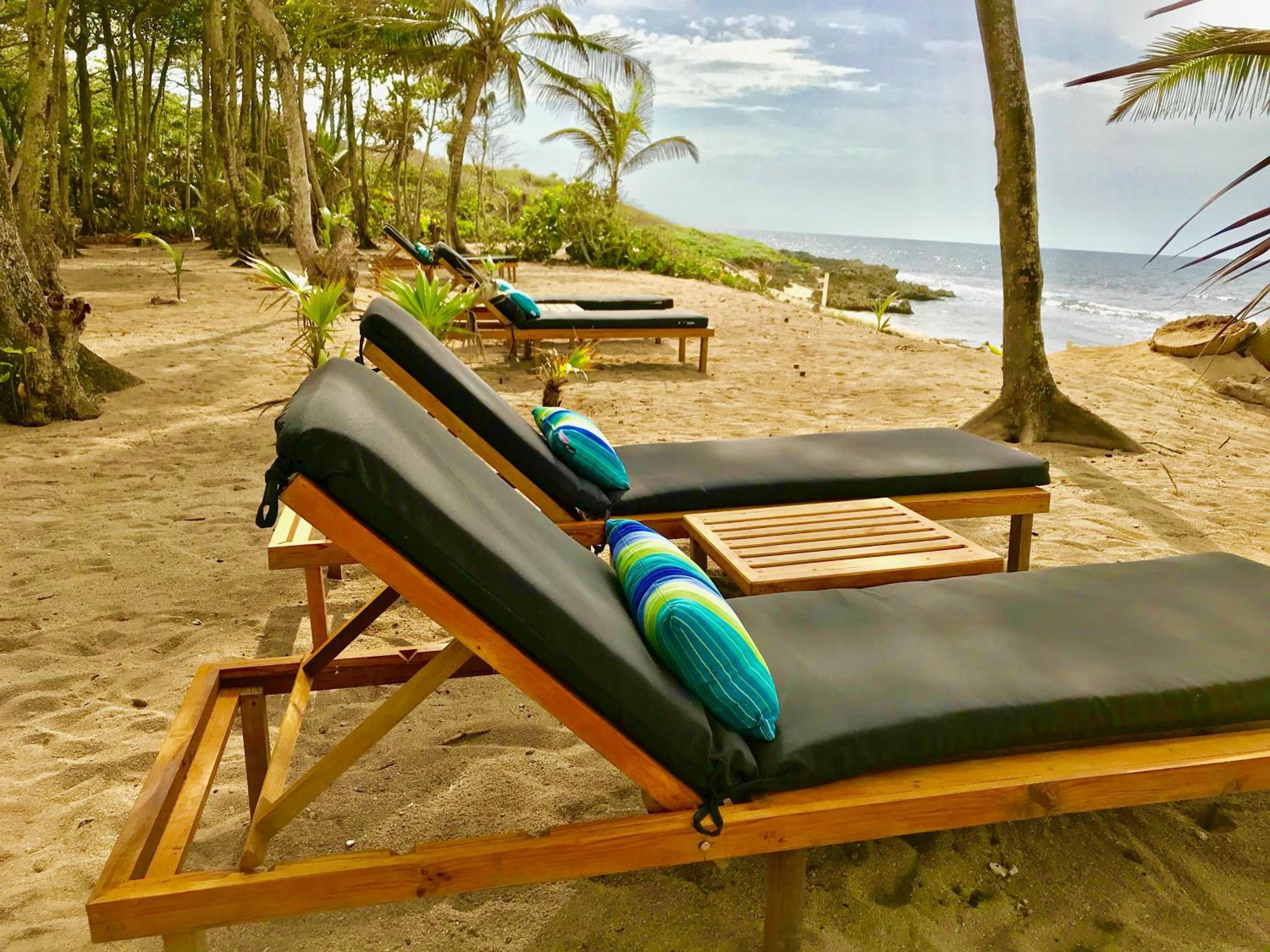 Turtle Beach Sanctuary, Utila