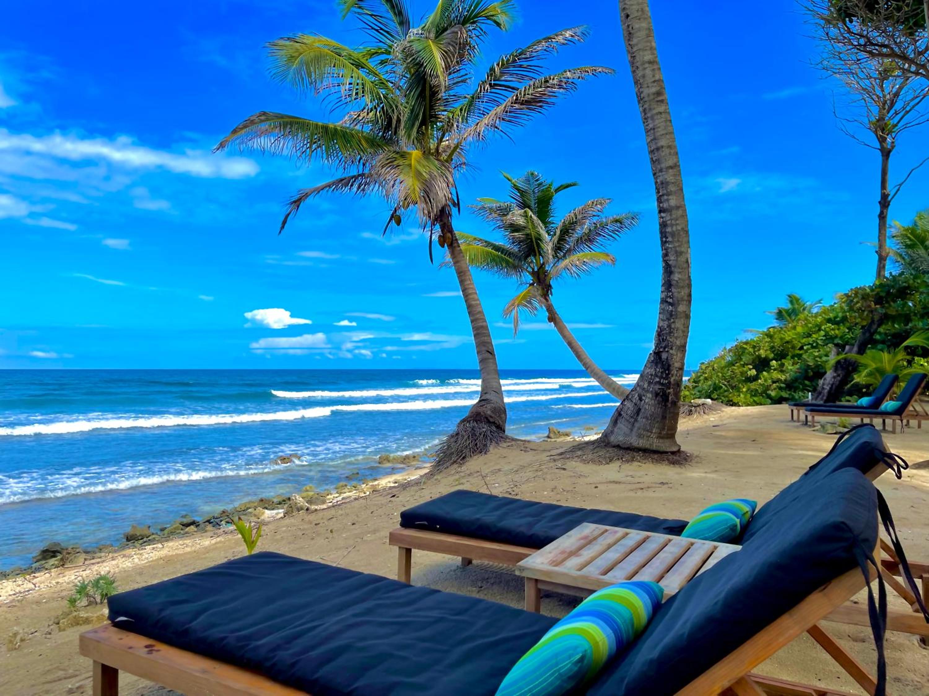 Turtle Beach Sanctuary, Utila
