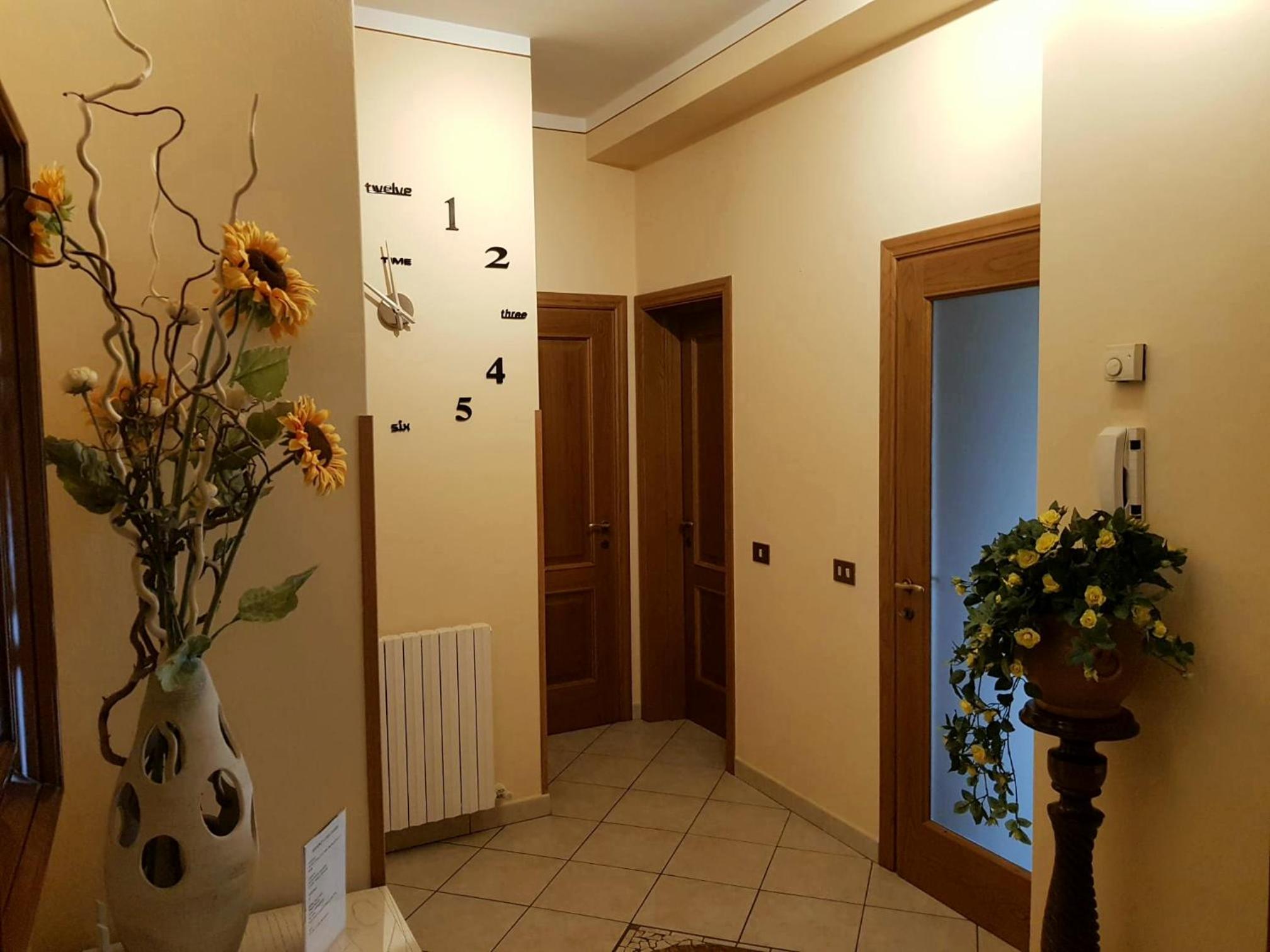 Photo 33
