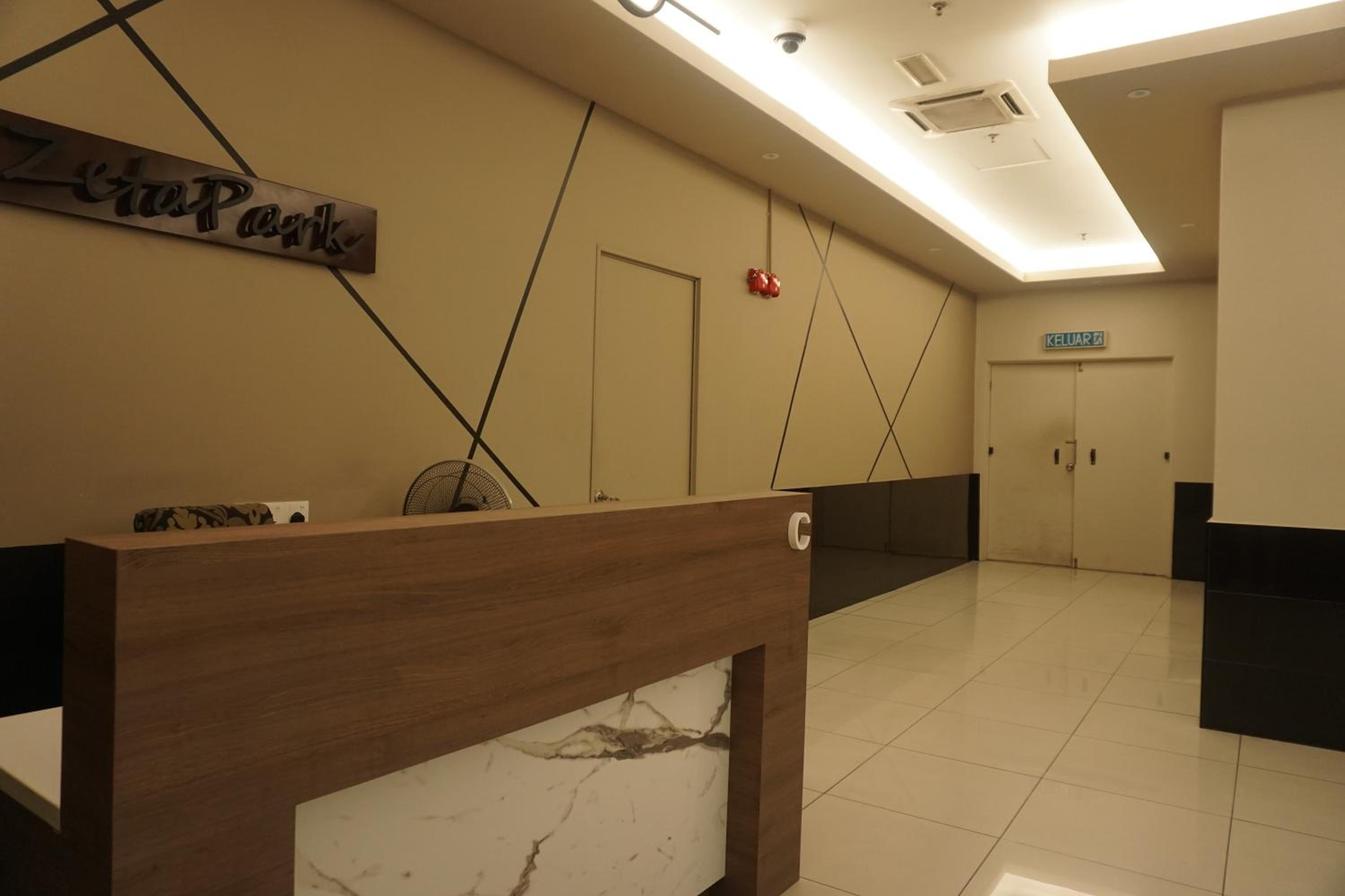 Good Mood House 3-7pax,Free Parking,upstairs Shopping Mall, Hospital Columbia, TAR University, LRT Station