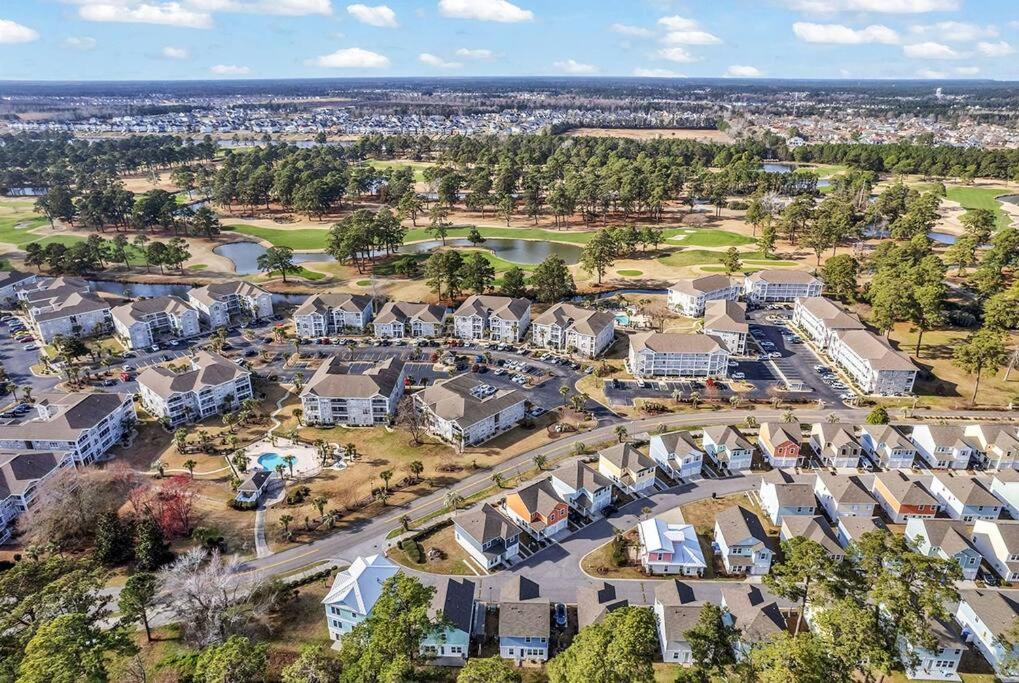 Fall 4BR Getaway: Premier Golf, Shopping, Beach! view 3