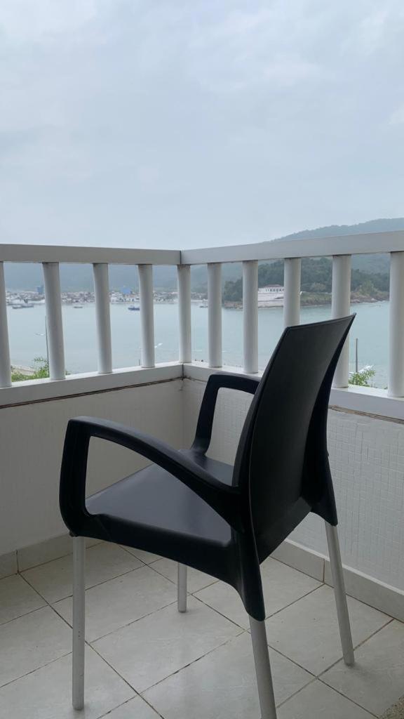 OCEAN FRONT ÍCONE ARQUITETÔNICO de Artacho Jurado Conforto WiFi 500mb Varanda e Vista Magnifica do Mar