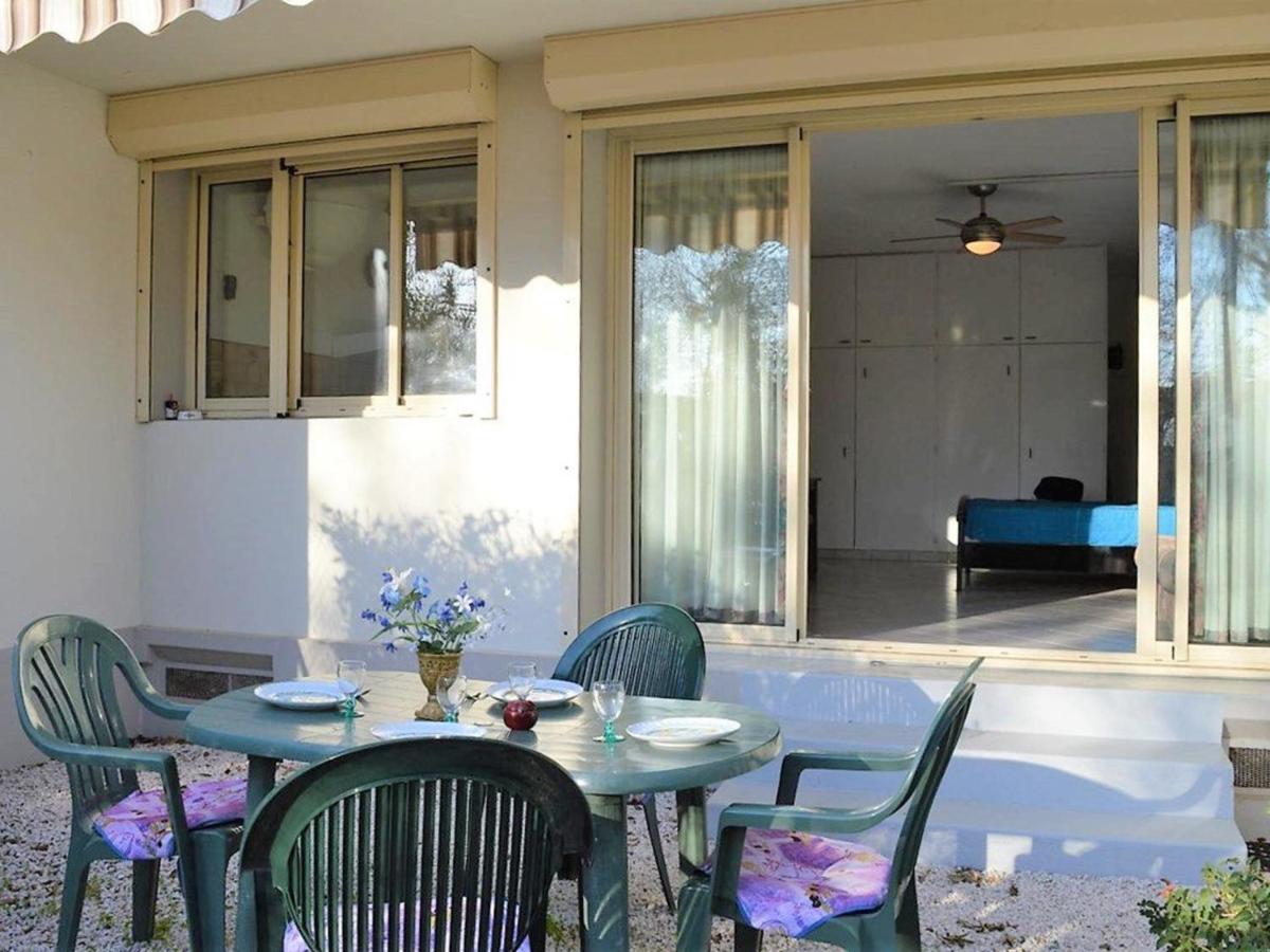 Appartement Le Lavandou, 1 pièce, 3 personnes - FR-1-251-167 view 2