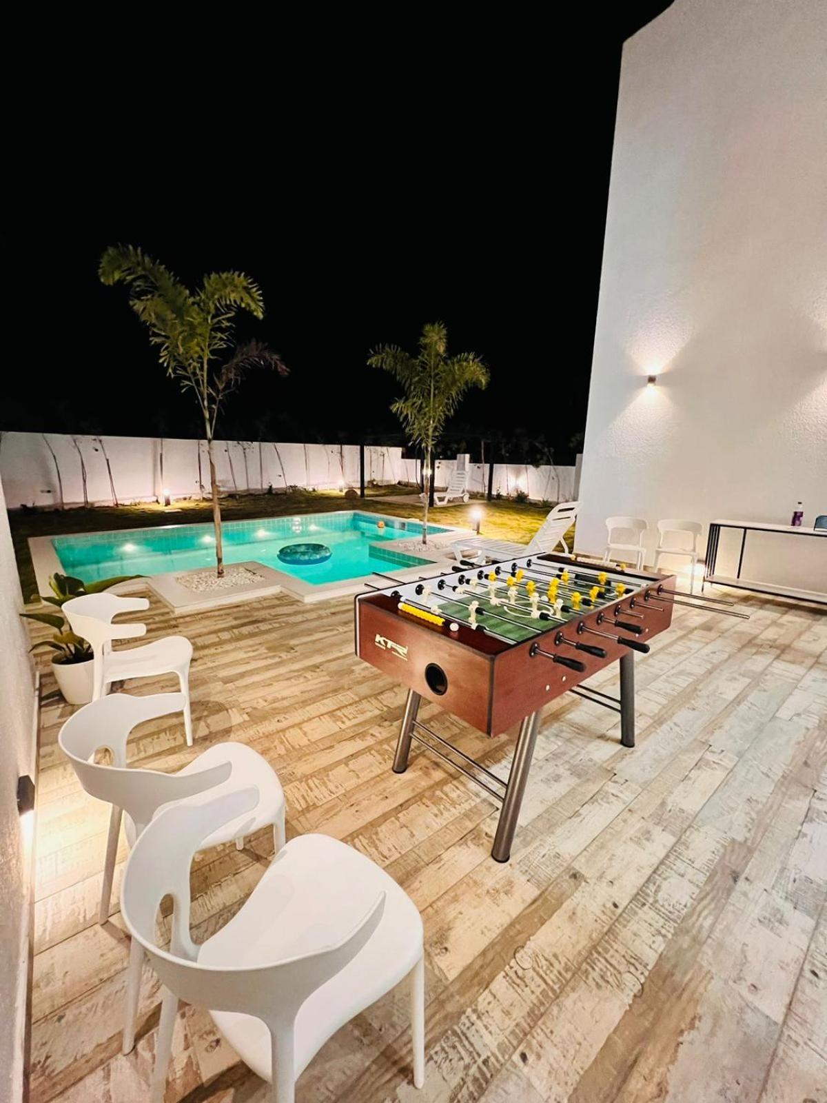 Redhomex Square villa