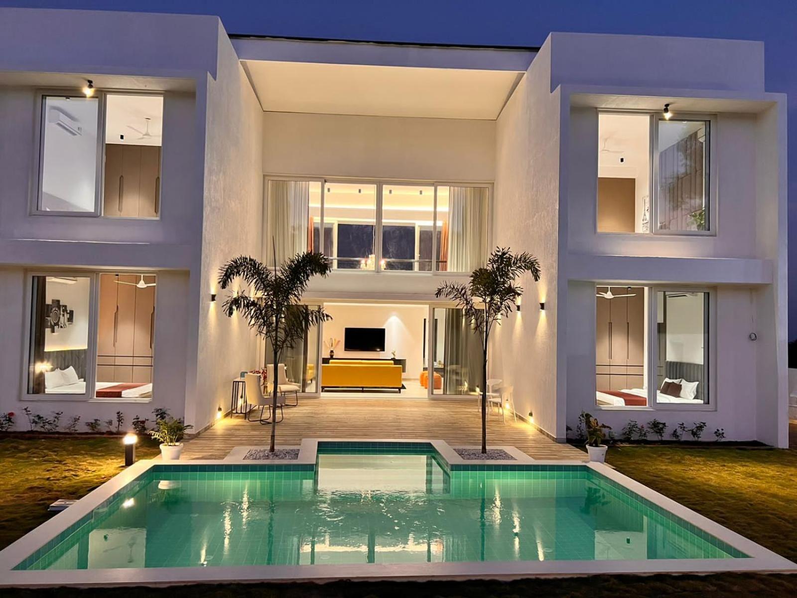Redhomex Square villa
