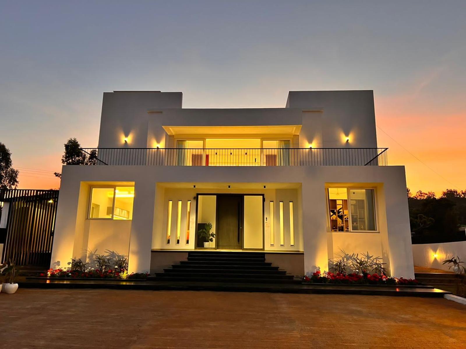 Redhomex Square villa