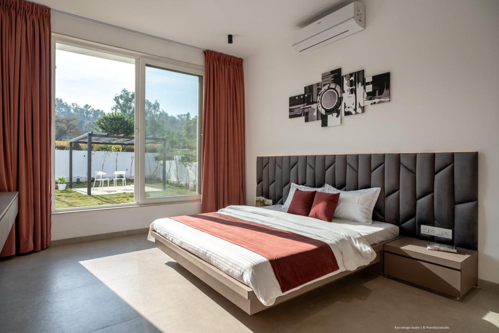 Redhomex Square villa