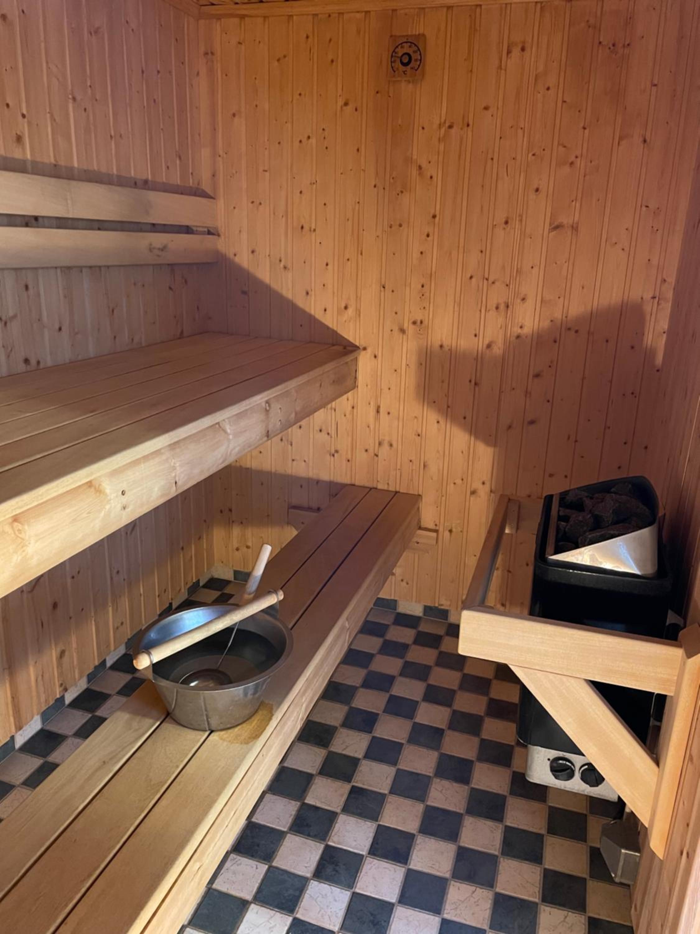 Central floor with sauna, wi-fi and own entrance view 2