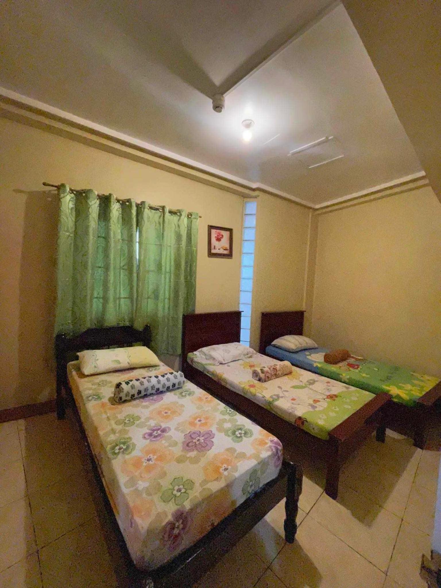 ASHBURN'S TRANSIENT BAGUIO - BASIC SLEEP and GO, LIMITED PAY PARKING, SELF SERVICE