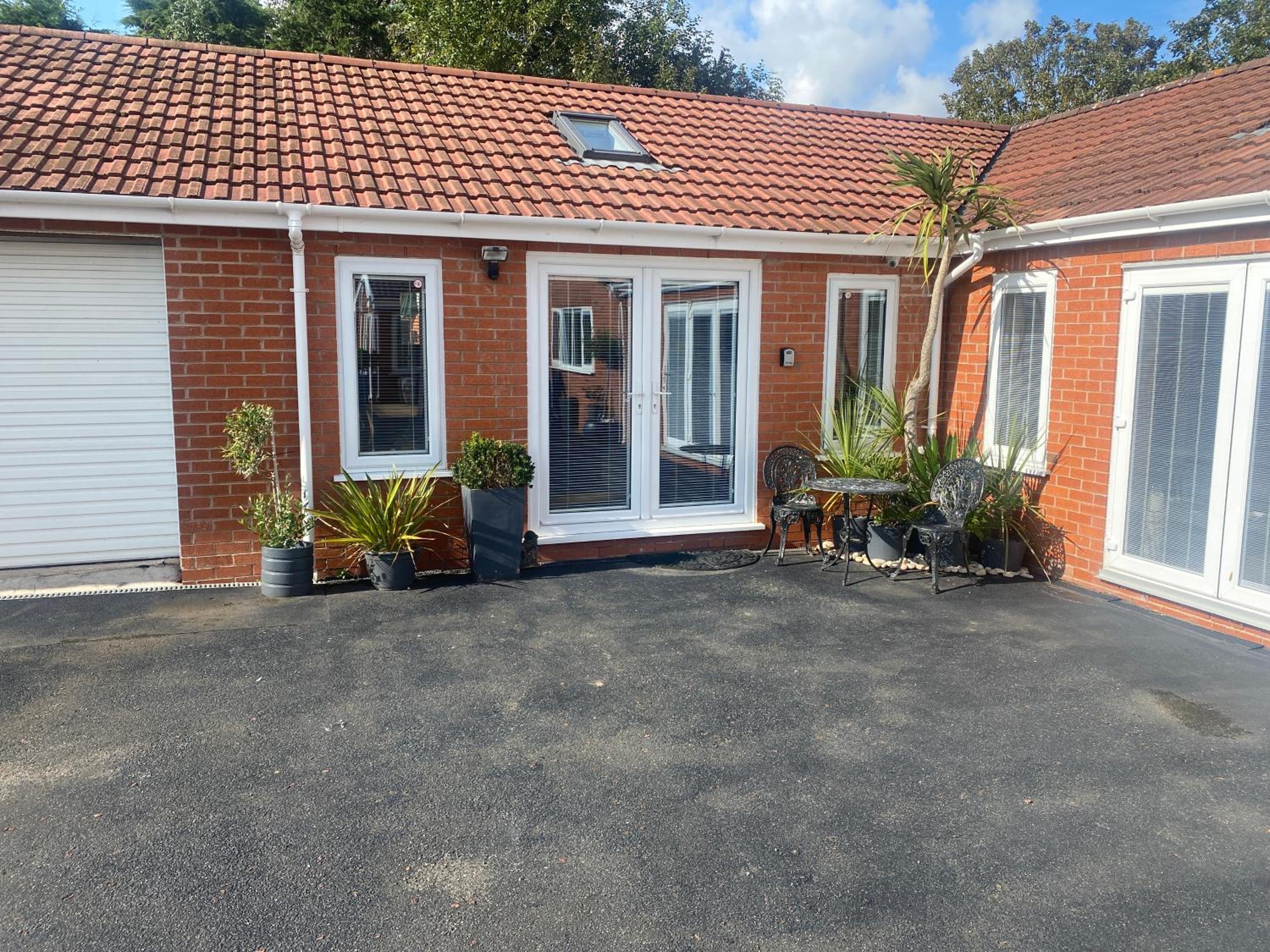 Happy days Moreton , 2 miles from Hoylake Wirral, photo 9