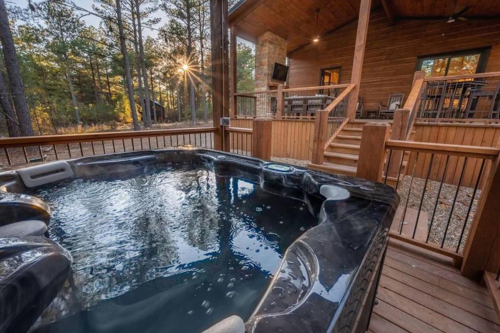 The Blaylock Cabin, 2 King, Hot Tub, Pet Friendly! view 5