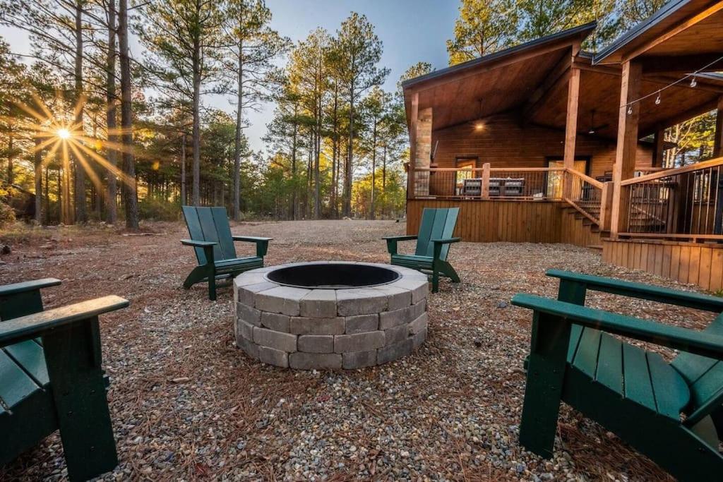 The Blaylock Cabin, 2 King, Hot Tub, Pet Friendly! view 4