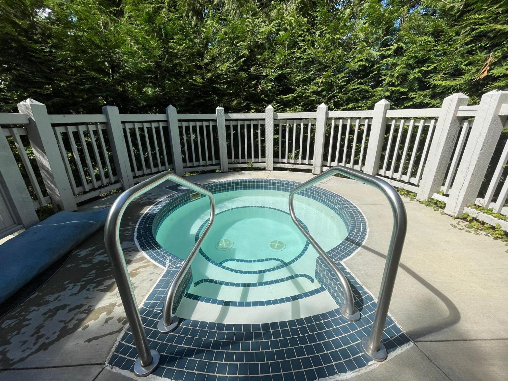 2BR - Multi-Level Townhome with Hot Tub by Harmony Whistler