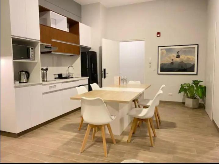 Increible Apartamento con estacionamiento, en el centro de Miraflores view 4