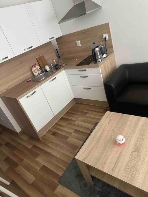 Bratislava Centrum, Ahoj park apartments, 6floor with balcony view 3