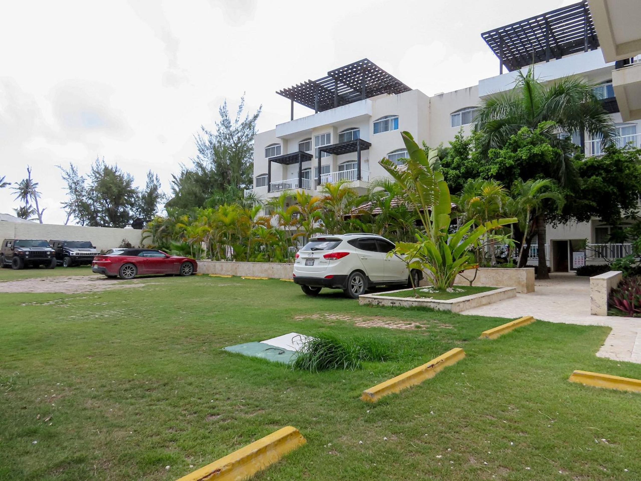 Just 50 meters from the beach, bars and restaurants.