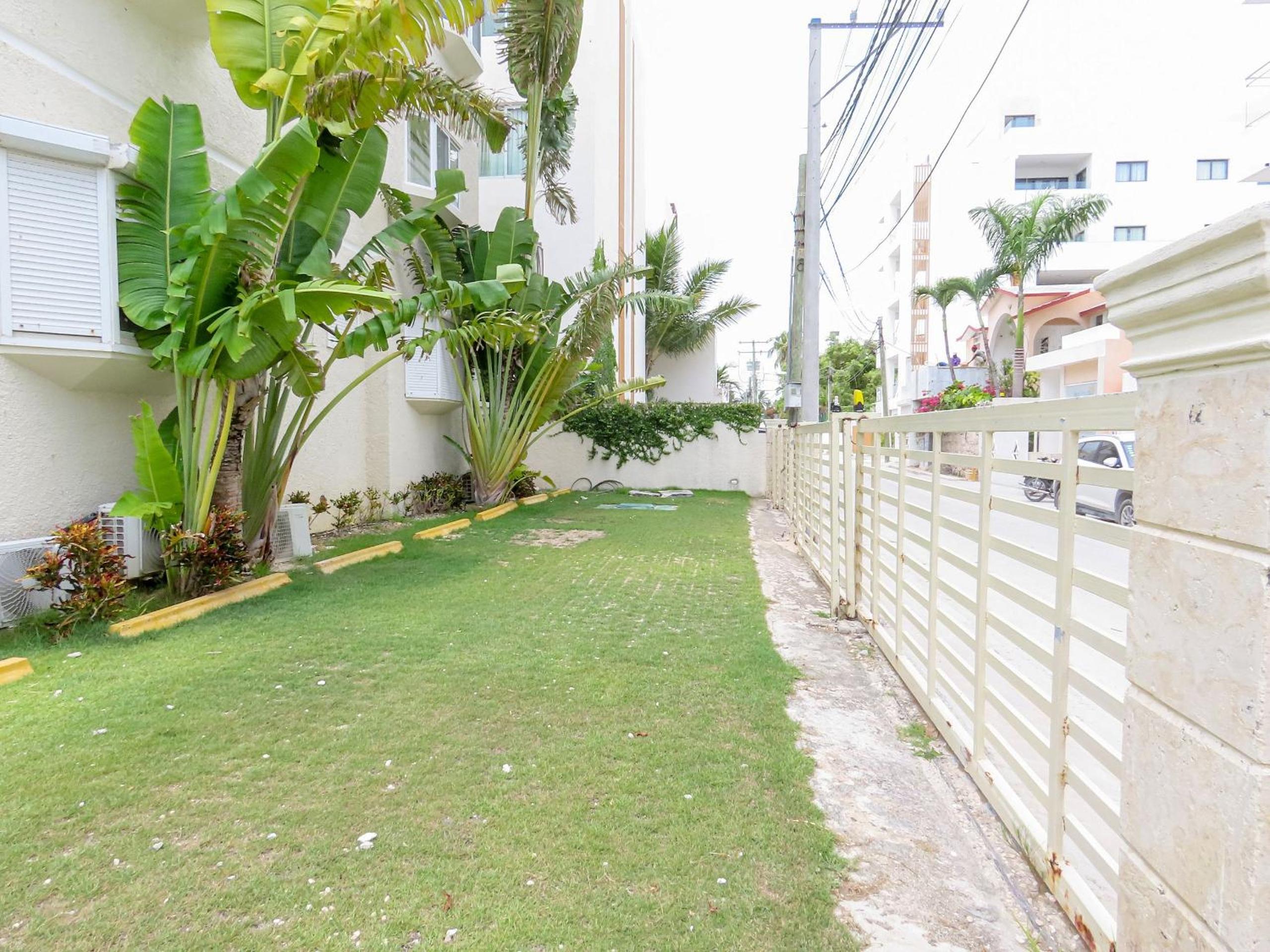 Just 50 meters from the beach, bars and restaurants.