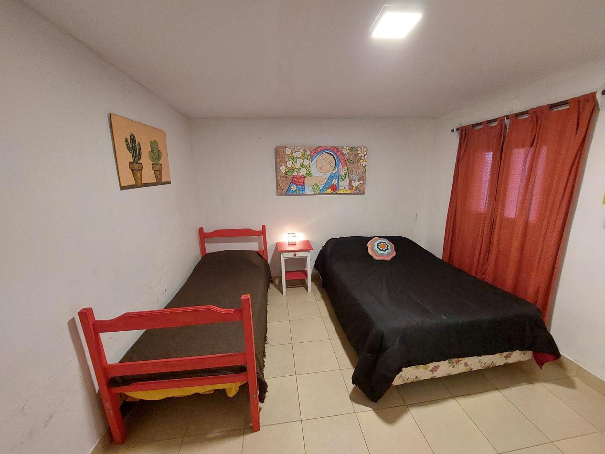 Huaka Hostel and Guest house