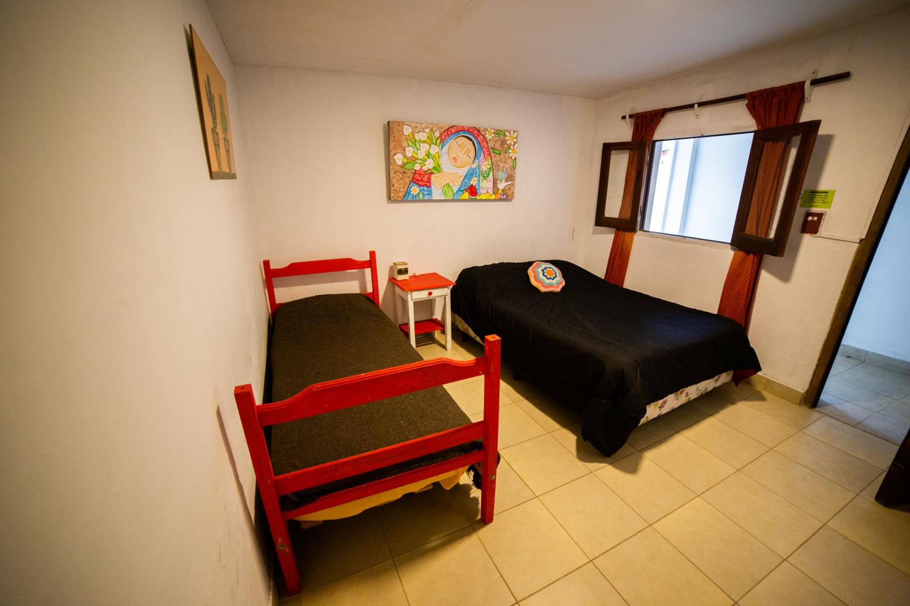 Huaka Hostel and Guest house