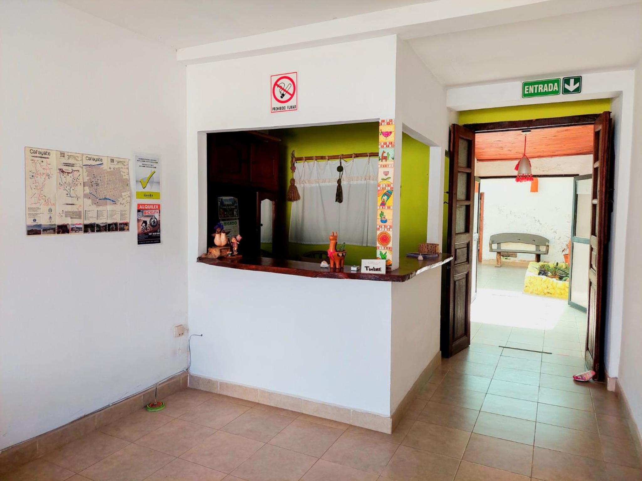Huaka Hostel and Guest house