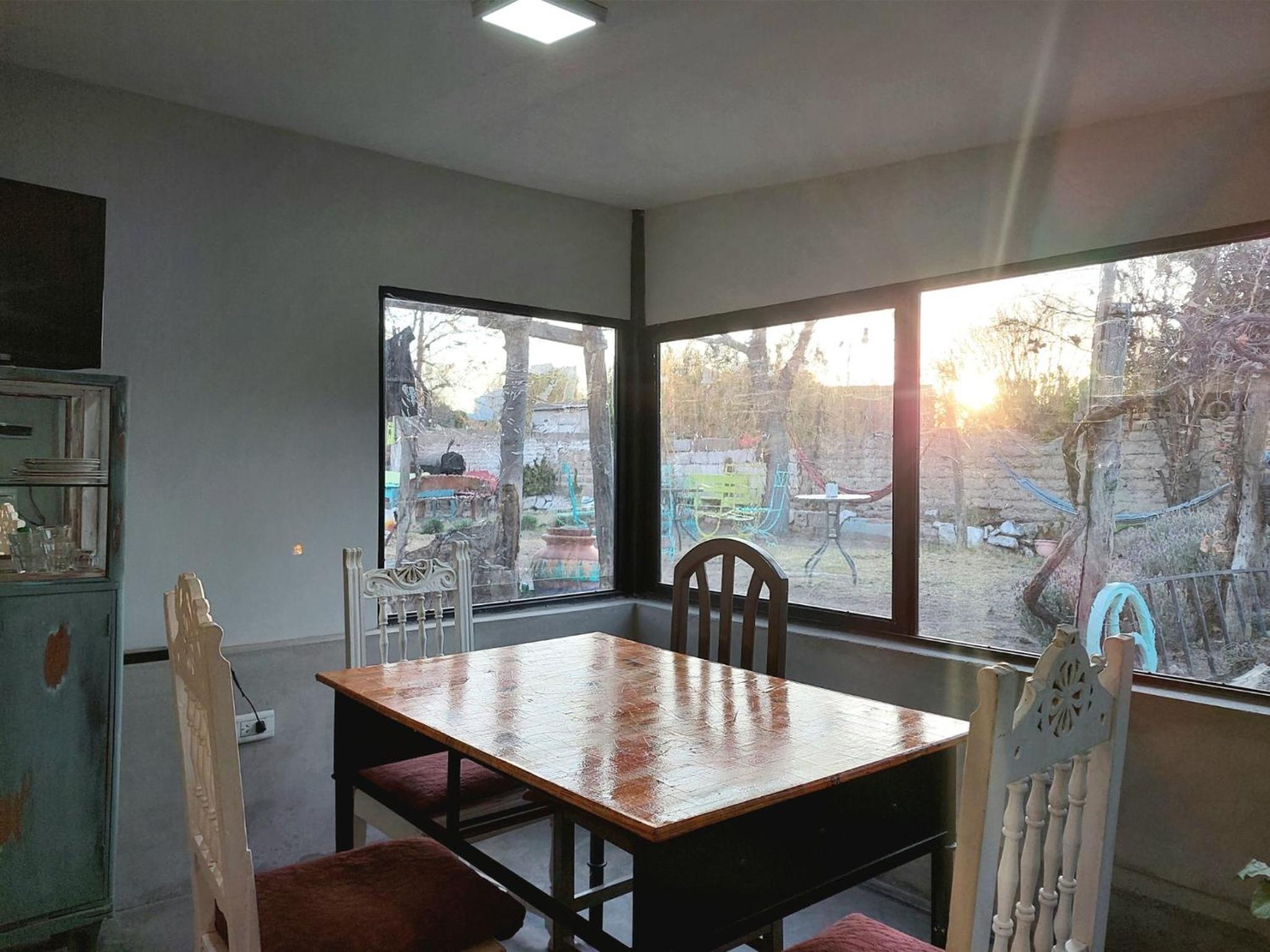 Huaka Hostel and Guest house