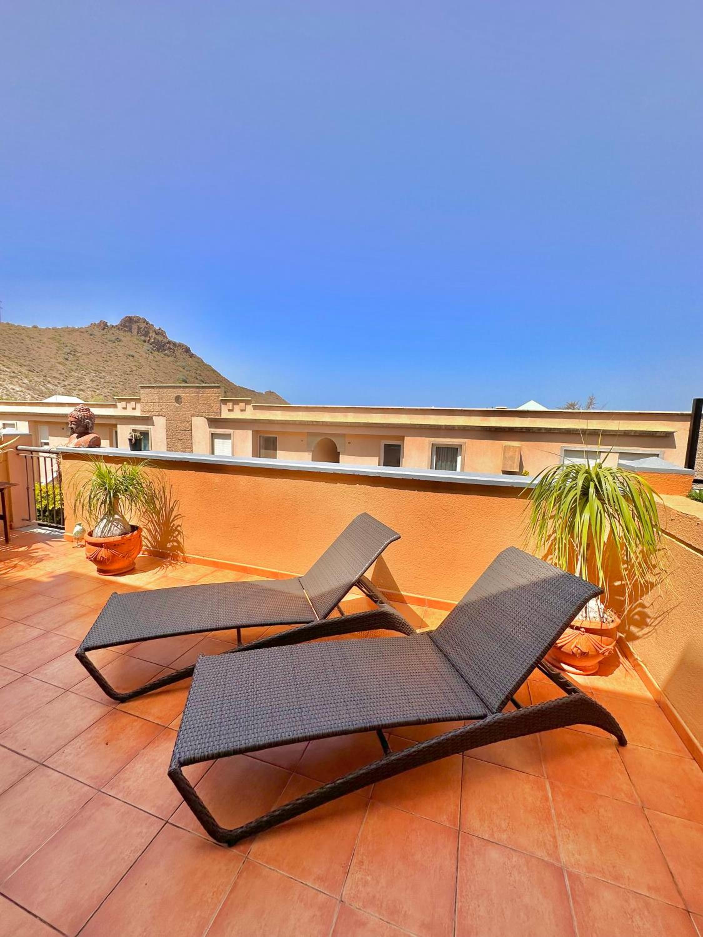 Hotel Apartamento en Costa Adeje - Image 1