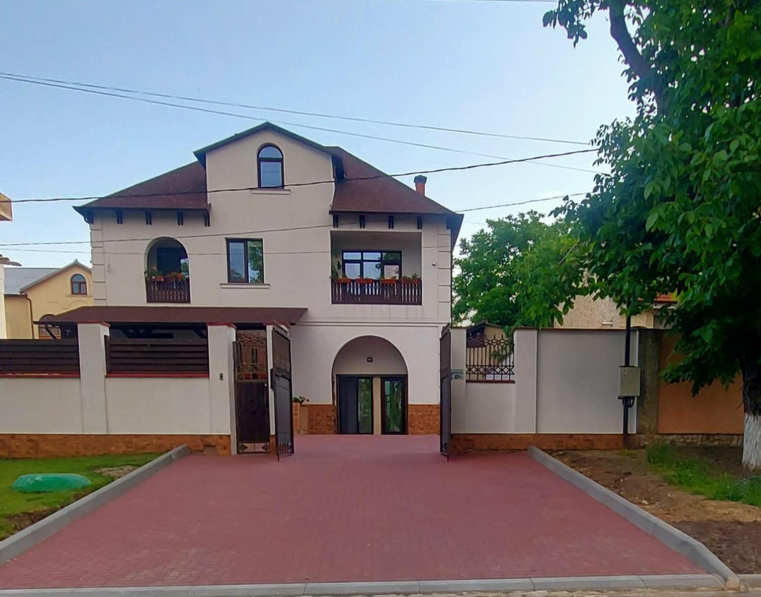 Merlot Apartment
