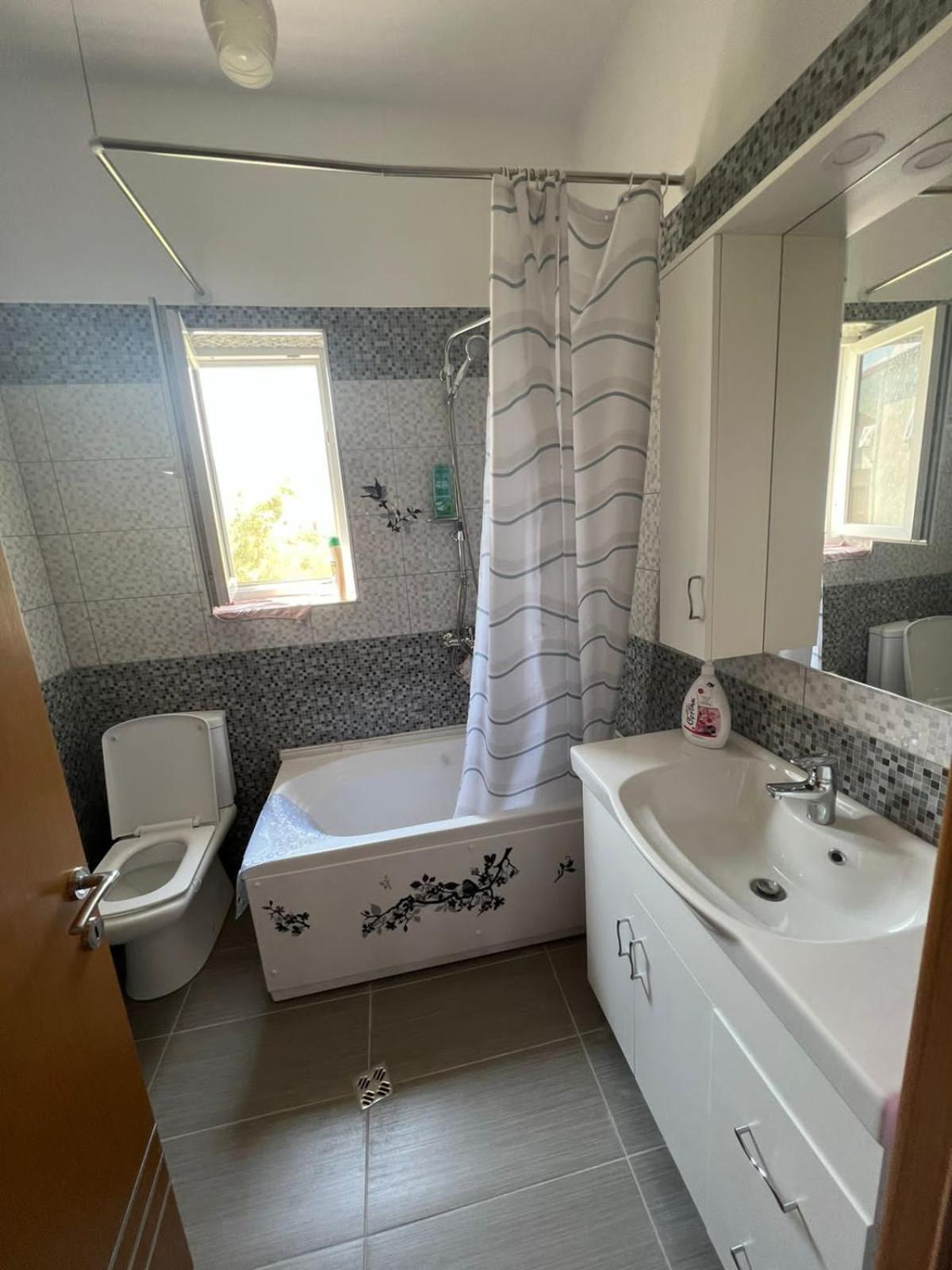 Anushe's apartament