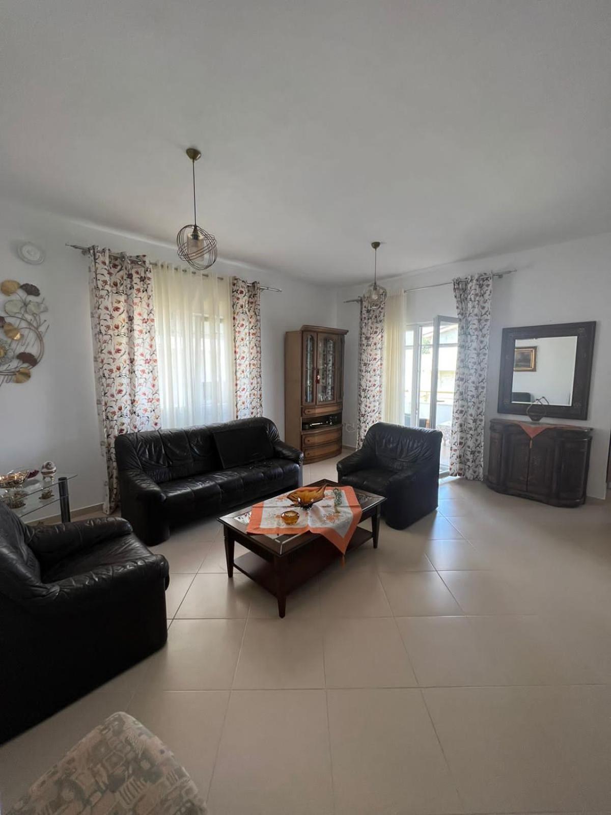 Anushe's apartament