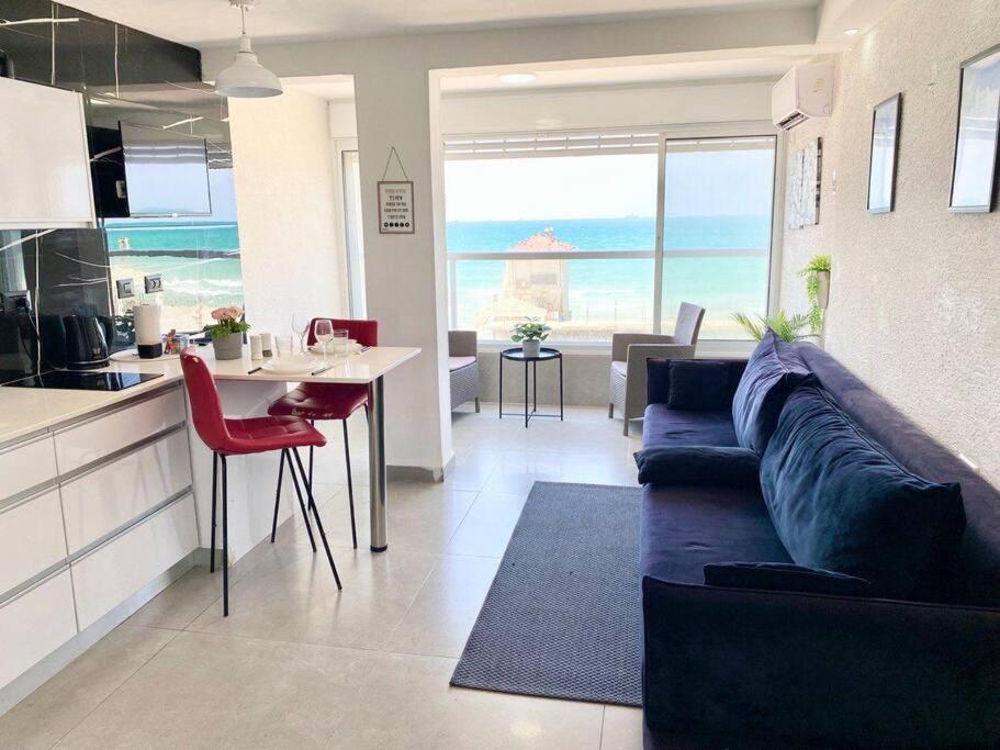 Seaside cozy apartment view 3